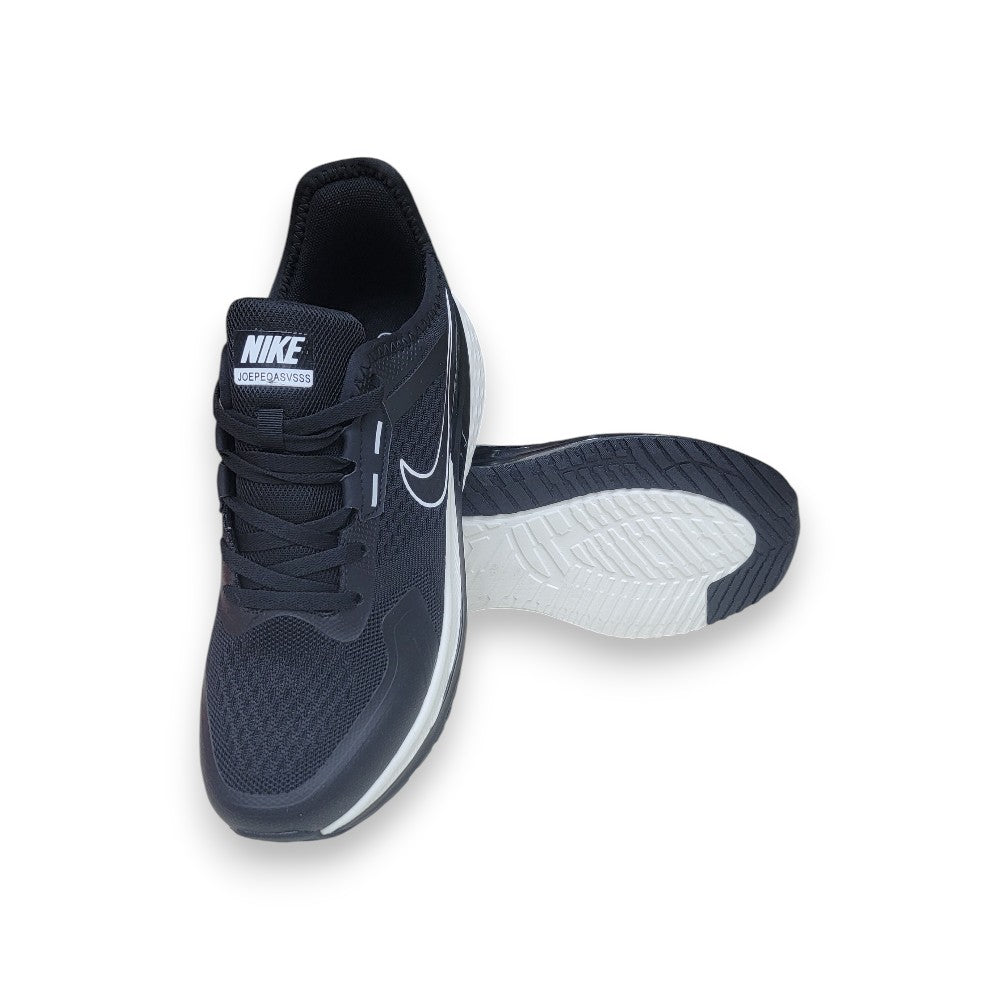 Nike Men’s Black Performance Running Sneaker (118)