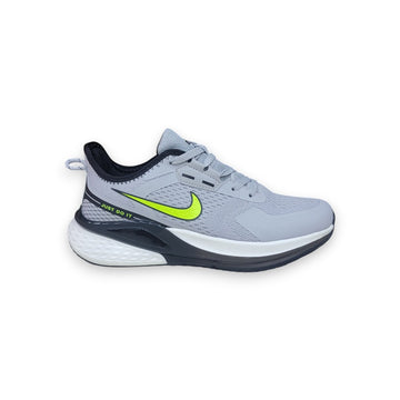 Nike Men’s Light Grey Performance Running Sneakers (118)